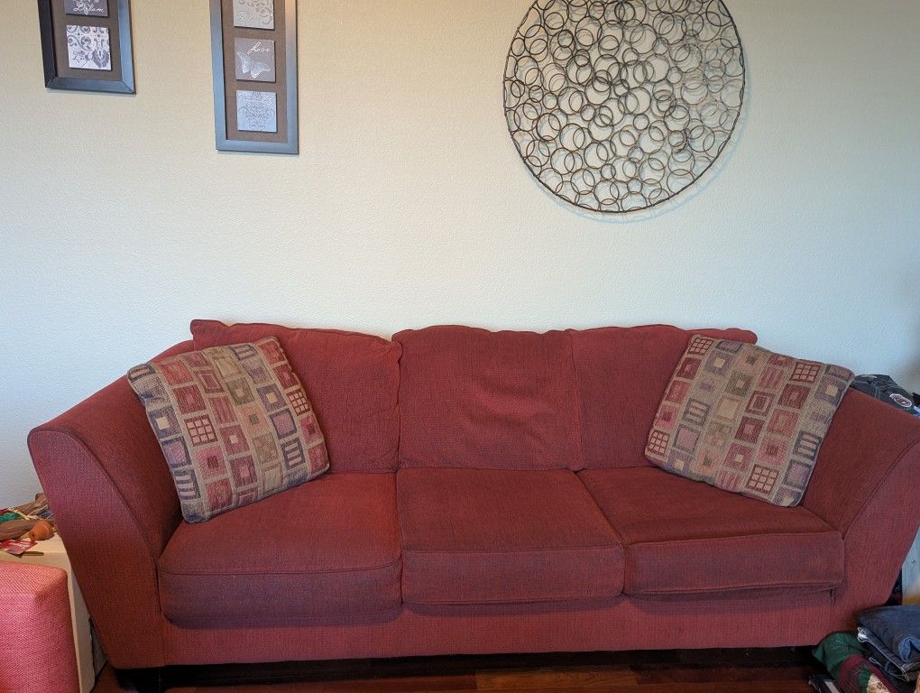 Macy's Couch W/ 2 Accessory Pillows