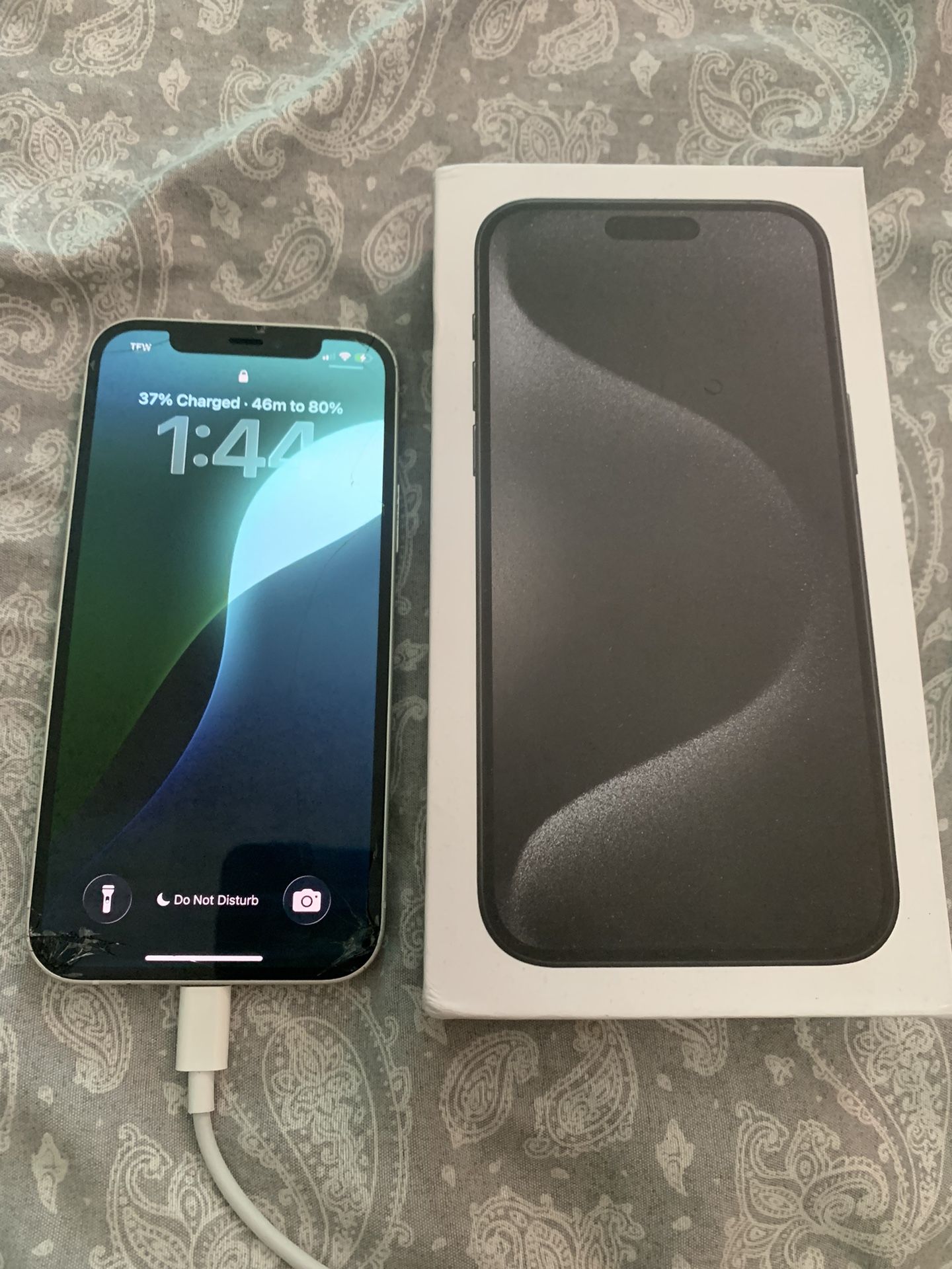 Apple iPhone 12 64GB (Unlocked)