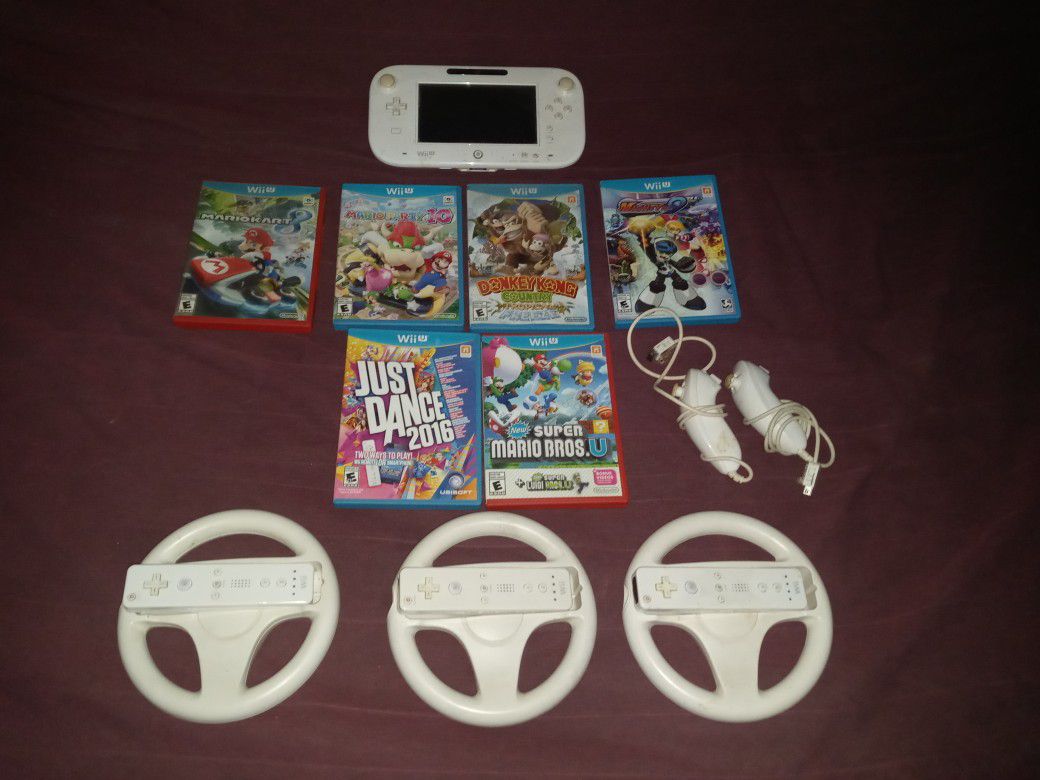 NINTENDO Wii U With Lots Of Games