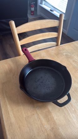 Cast iron skillet (Tramontina)