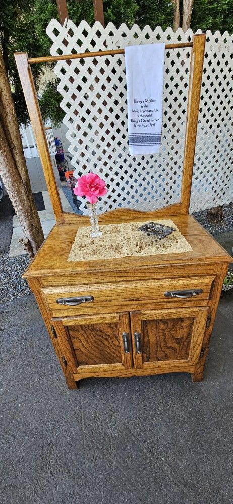 OLD WORLD OAK WASHSTAND