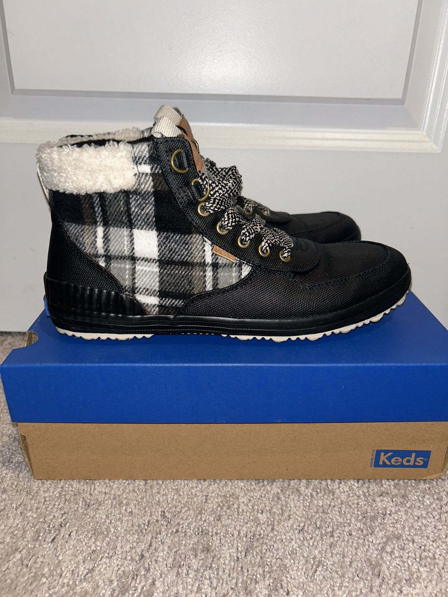 Women’s Boots, Size 8.5