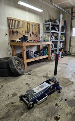 Pittsburgh Floor Jack