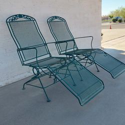 Pair of 2 Vintage Heavy Metal Chaise Lounges Pool Chairs - $150