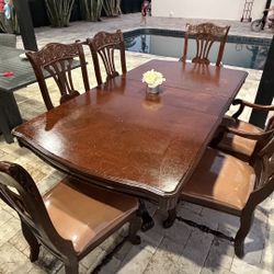 Vintage wooden table – great for restoration