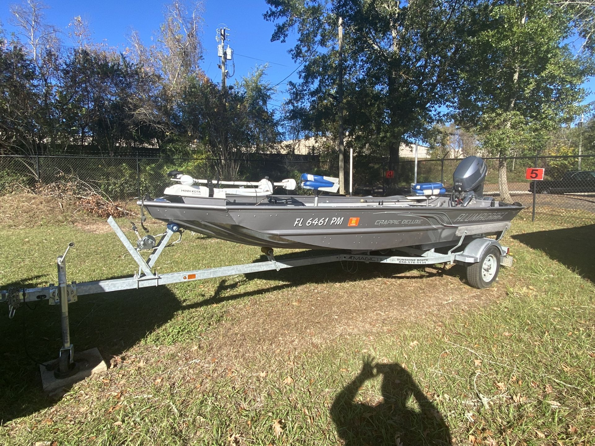 16 Foot Alumacraft 2012 Crappie Deluxe