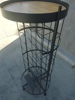 Wine bottle stand