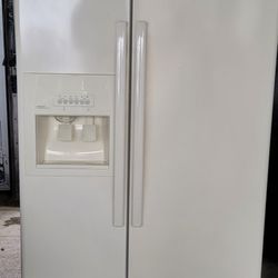 STOVE AND REFRIGERATOR,  FREE DELIVERY AND INSTALLATION,  30 DAYS WARRANTY 