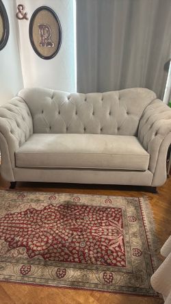 Antique style couch/sofa