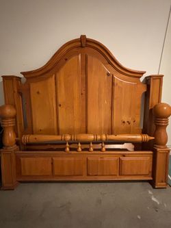 Pine poster bed king size