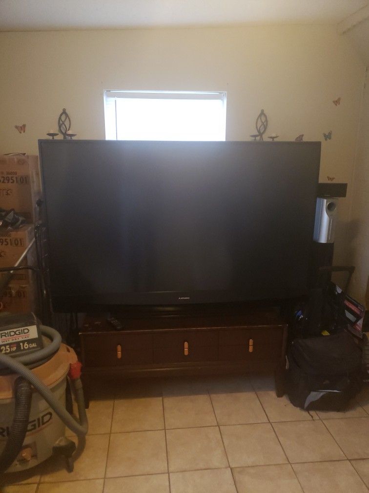 73' Screen Tv