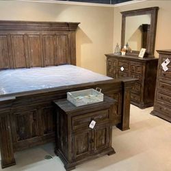 Wyndahl Rustic Brown Panel Bedroom Set