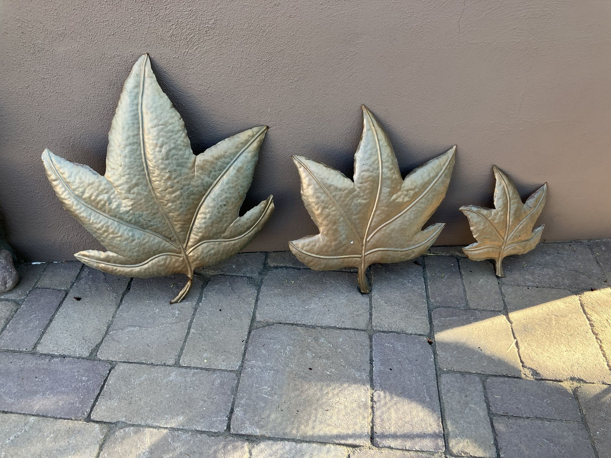 Metal Leaves Decor