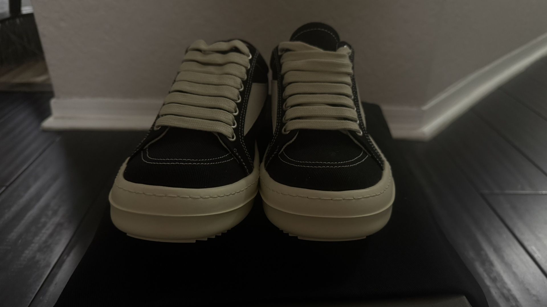 1:1 Rick Vans