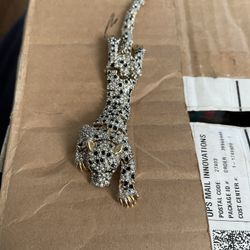 Vintage Leopard Panther Cheetah Cat Green Eye Shoulder Brooch Pin 