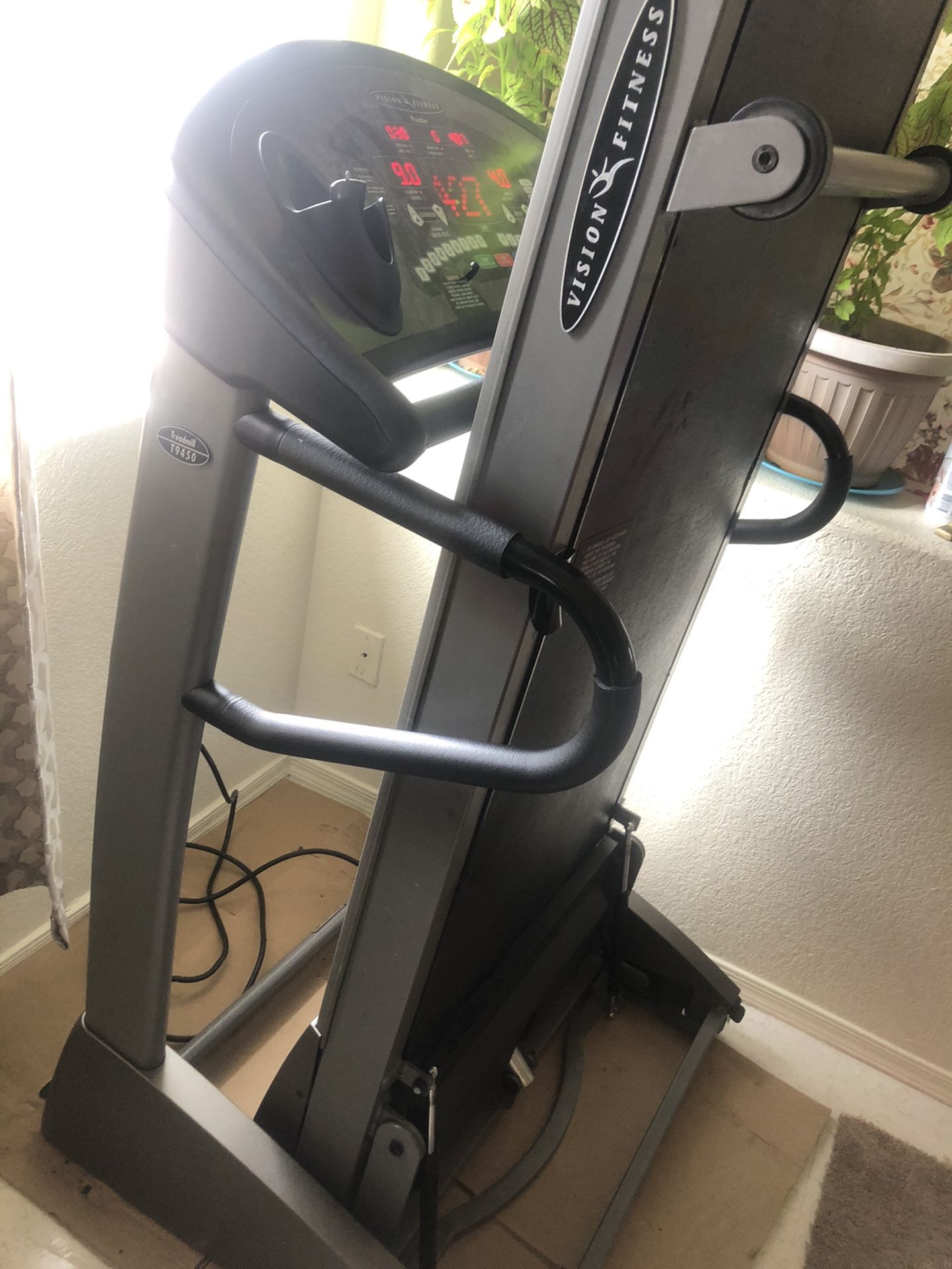 Treadmill T9450