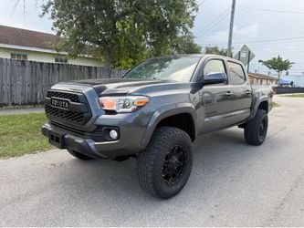2016 TOYOTA TACOMA DOUBLE CAB 4WD SR5 PERFECT