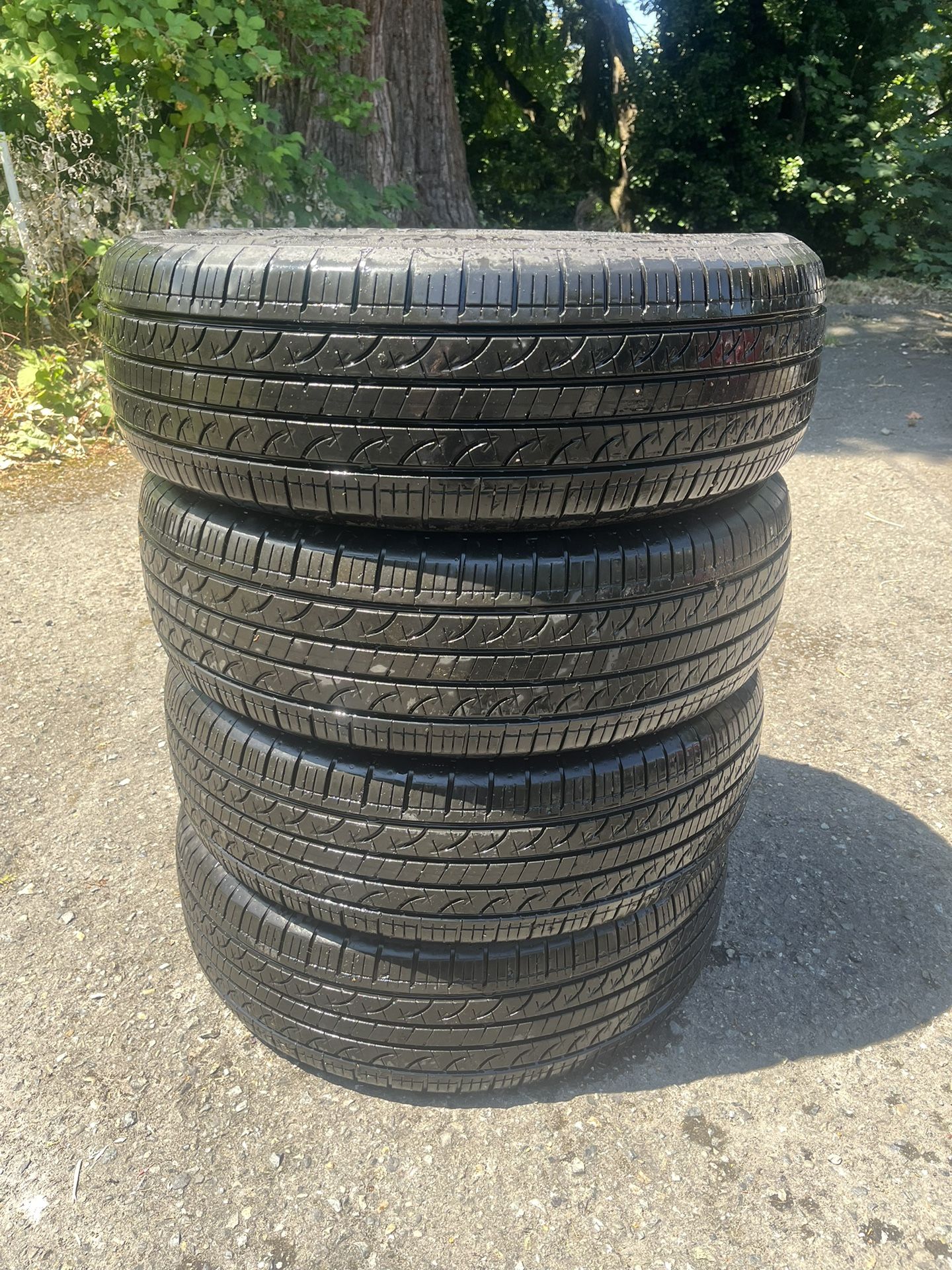 225 60 R18 Yokohama Avid GT Tires Subaru Outback OEM Tires