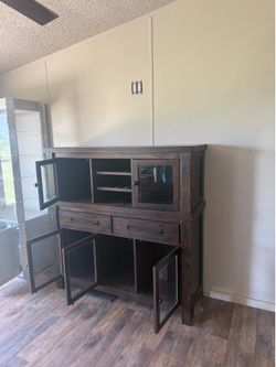 Hutch / Bar