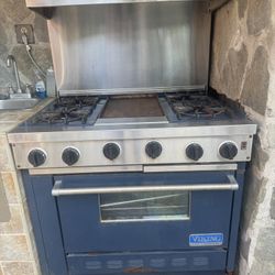 Viking Range with Griddle 