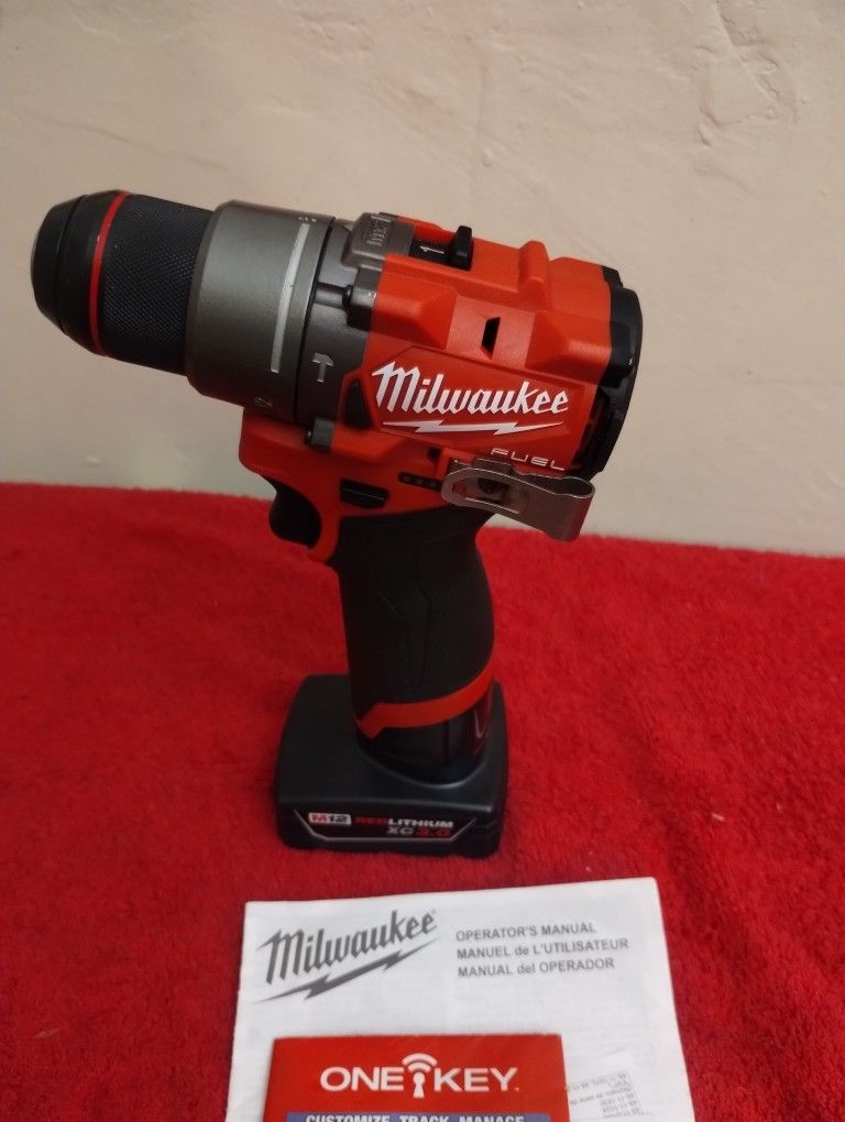 Gen 4 M12 Milwaukee Fuel Hammer Drill Con Batería $130