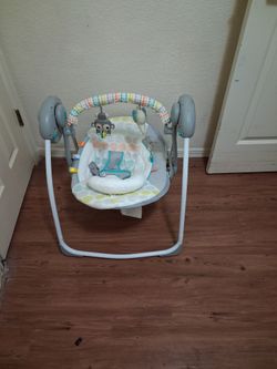 Batteries operated baby swing firm sturdy good Condition