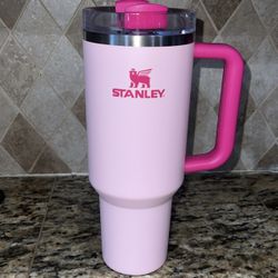 Stanley pink 40oz Tumbler and  Ice  Mold Tray