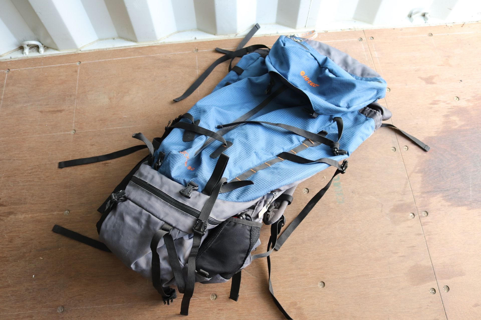 Camping / Hiking Backpack Hi-Tec 