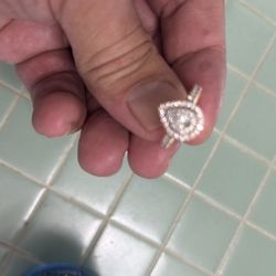 Selling My 14 Carat Diamond Engagement Ring