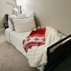 Modern Farmhouse (Wood/Metal) Twin Trundle W/ Mattresses!