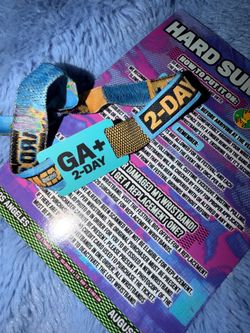 Hard summer wristband