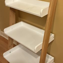18” Wide x 35” Tall Leaning Shelf