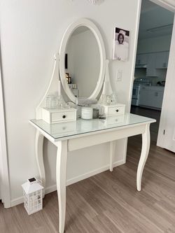 White Dressing Table with Mirror – Vanity Table