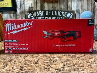 Milwaukee M12 Pruning Shears “NIB”