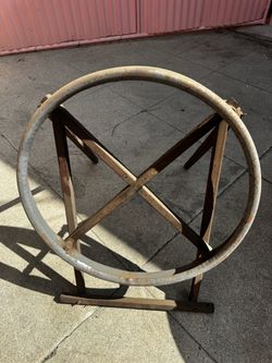 Vintage floor-standing quilting/embroidery hoop frame