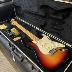 2010 Fender American Stratocaster Strat Electric Guitar w Hardcase & Candy
