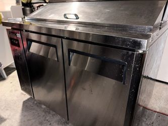 Working perfect ready to use 2 door 48” prep cooler
