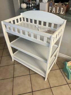 Changing table with pad