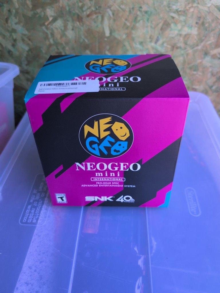 NeoGeo MINI International Game Console. 40th Anniversary.