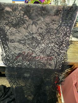 17 long black lace runners.