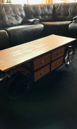 Rolling coffee table
