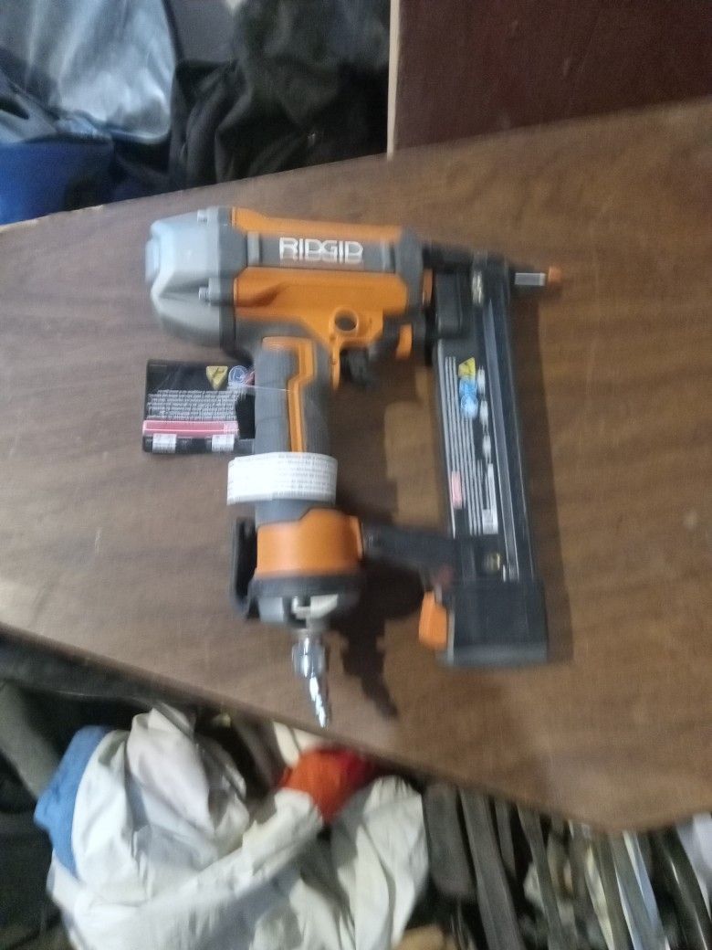 18 ga Ridgid Finishing Nailer