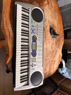 Casio LK-43 61-Key Lighted Keyboard – Barely Used – Fully Working