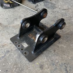 Adapter/Mounting Plate For Excavator Kobelco Or New Holland