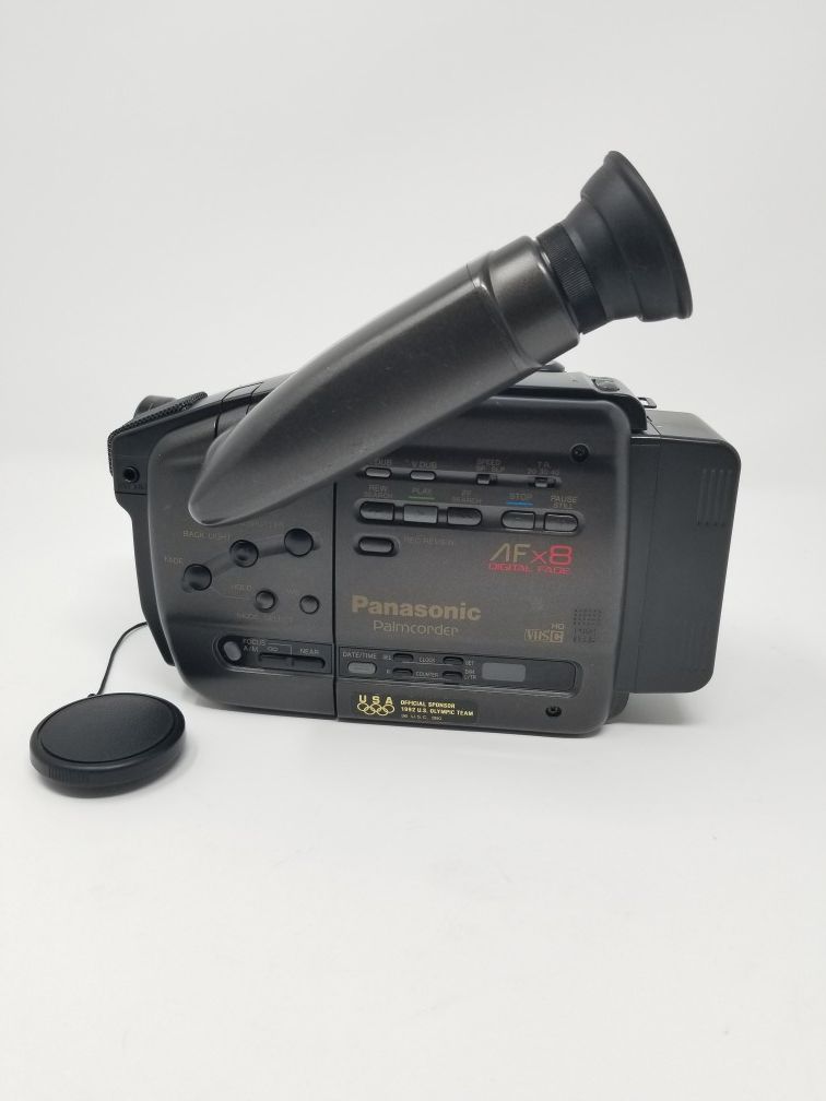 Vintage Panasonic Palmcorder AFX8 Camcorder W/ 2 Batteries, external flash, case & tapes.Works!