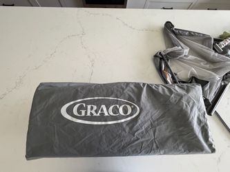 Graco pack and play with accessories