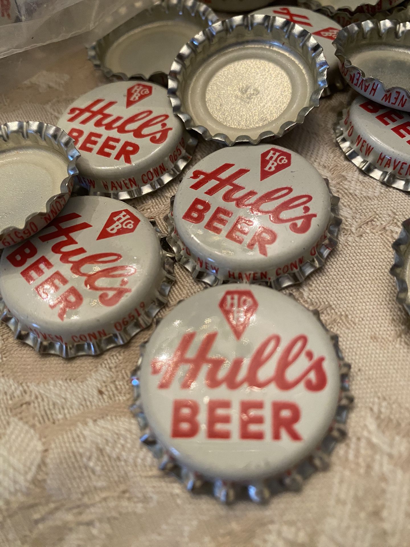 Hull’s Beer Bottle Caps Unused