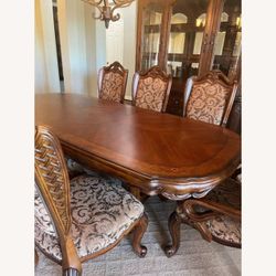 Michael Amini Tresor Dining Set