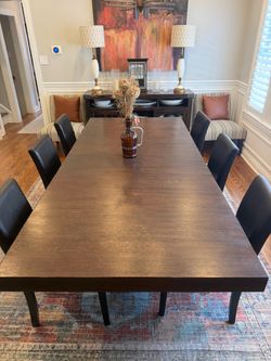 Beautiful dinning set and chairs