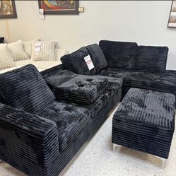 NEW SECTIONAL SOFA WITH OTTOMAN AND FREE DELIVERY
